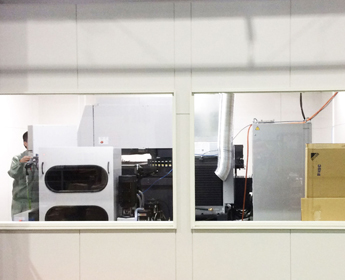 ワイヤー放電加工機室