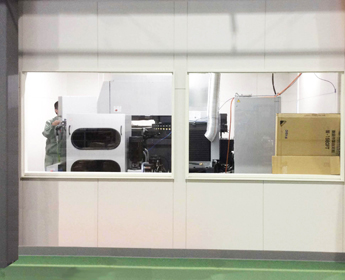 ワイヤー放電加工機室